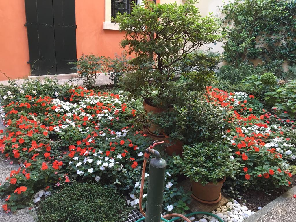 L'Angolino Nascosto Verona Bagian luar foto
