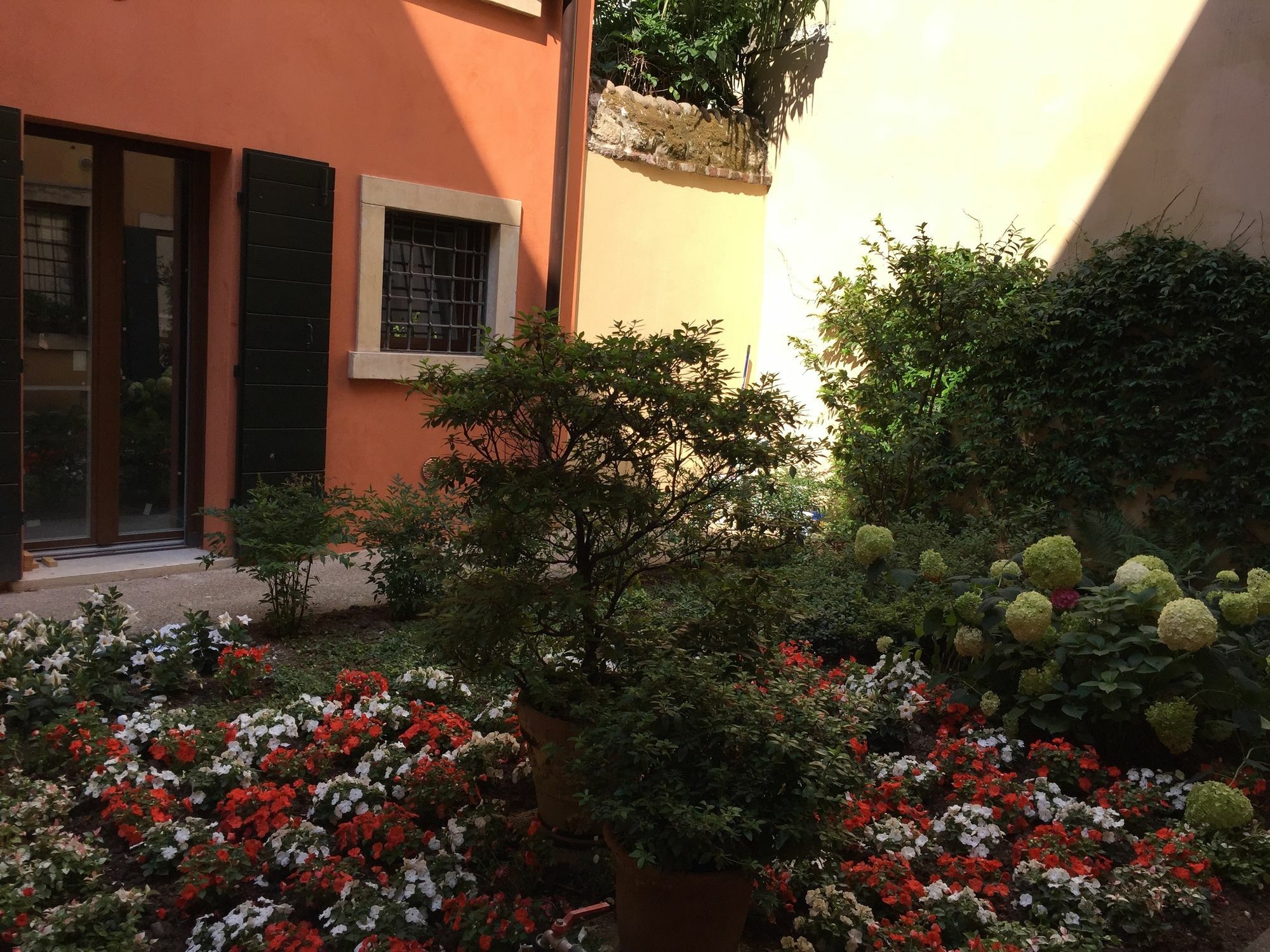 L'Angolino Nascosto Verona Bagian luar foto